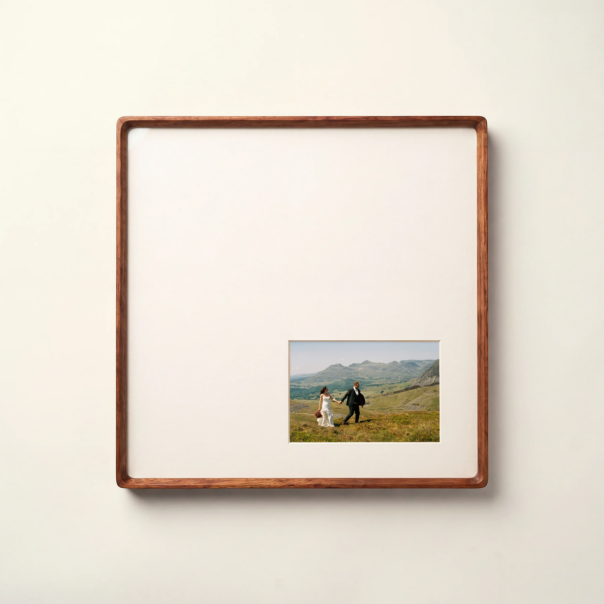 Chiselled Walnut Frame 35 x 35 cm - White Offset Mount